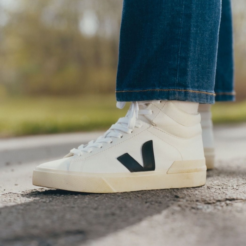 Veja | Minotaur Chromefree Leather White Black Butter